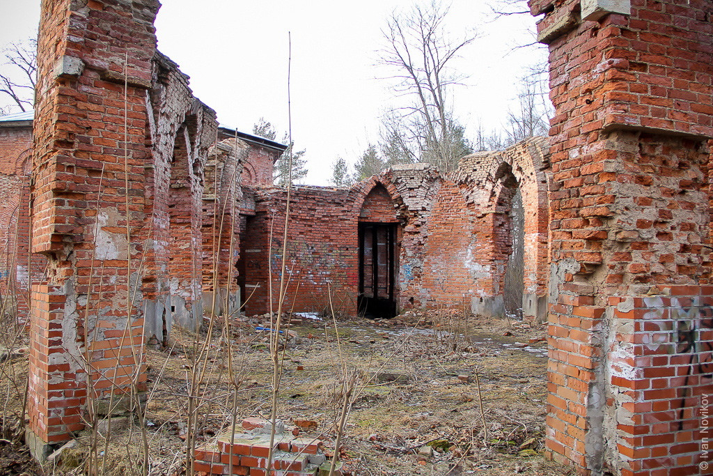 Баболовские ванны. Баболовский дворец Царское село. Баболовский дворец и царь-ванна. Царь ванна Баболовский дворец в Царском селе. Баболовский дворец и царь-ванна в Пушкине.