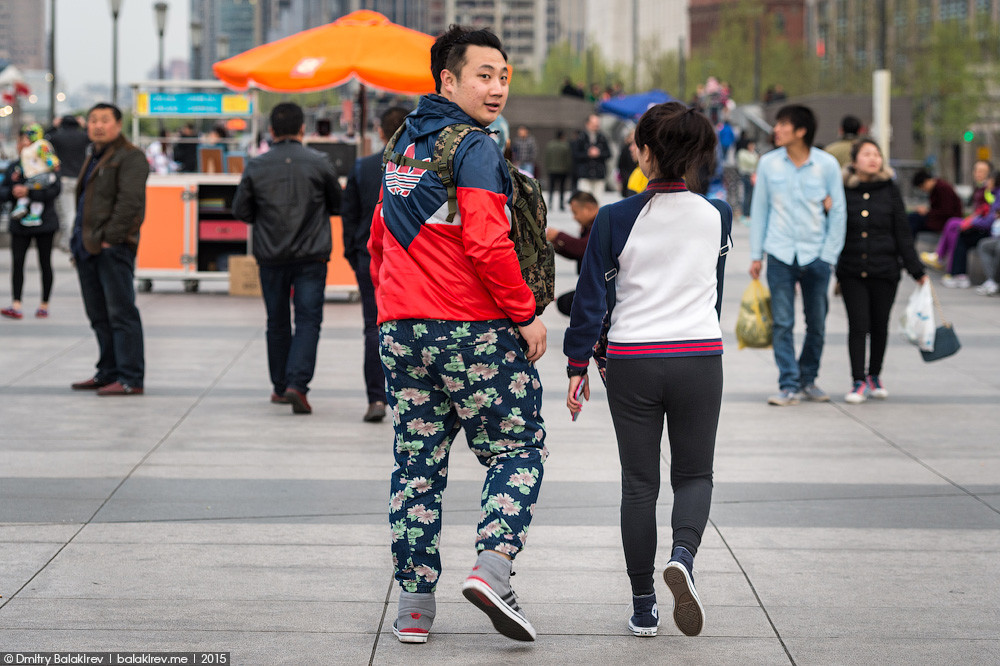 Какие мужчина в китае. Мода улиц Китай. Модные люди на улицах Китая. Китайские мужчины на улице. Китайская мода на улице.