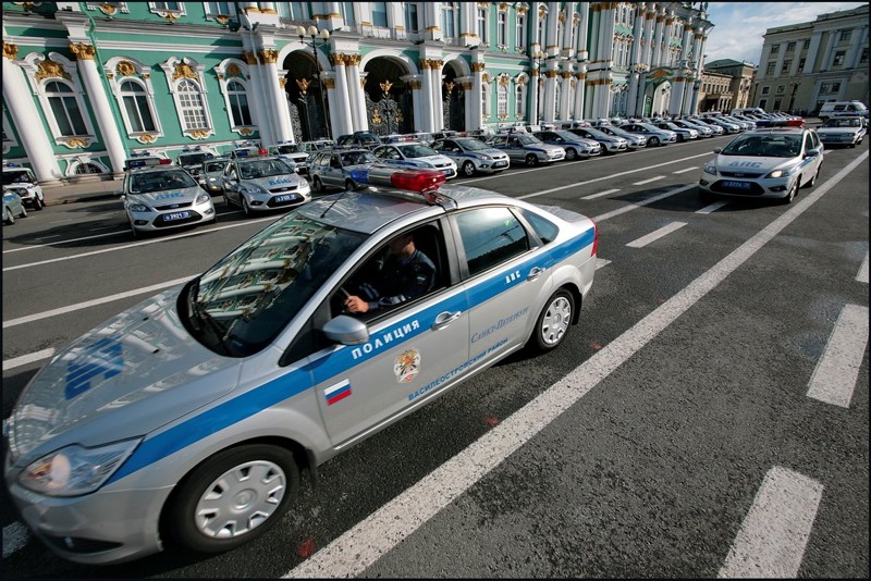 Полиция спб. ДПС ГИБДД Санкт Петербург. Полицейские машины Санкт-Петербурга. Полицейские автомобили Санкт Петербург. Полиция Питера машины.