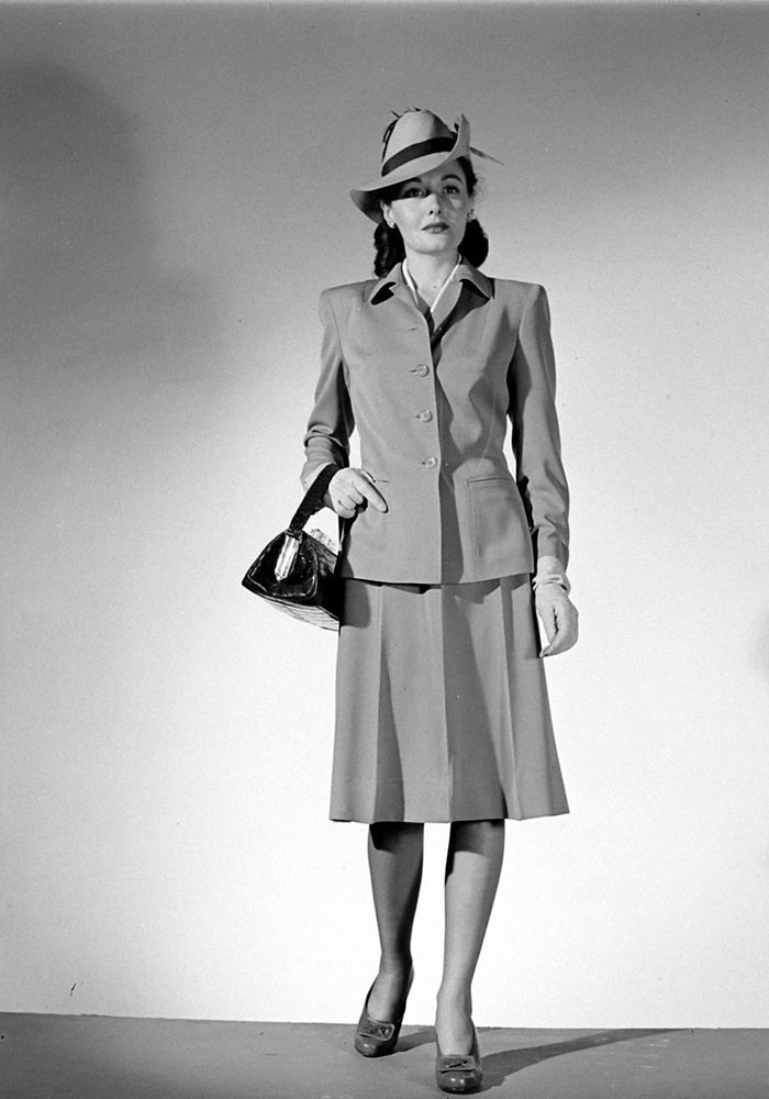 Женщины 1940 годов. Мода Англия 1940. Мода 1940х Америка. Мода Англия 40 е. Мода 40х Берлин.
