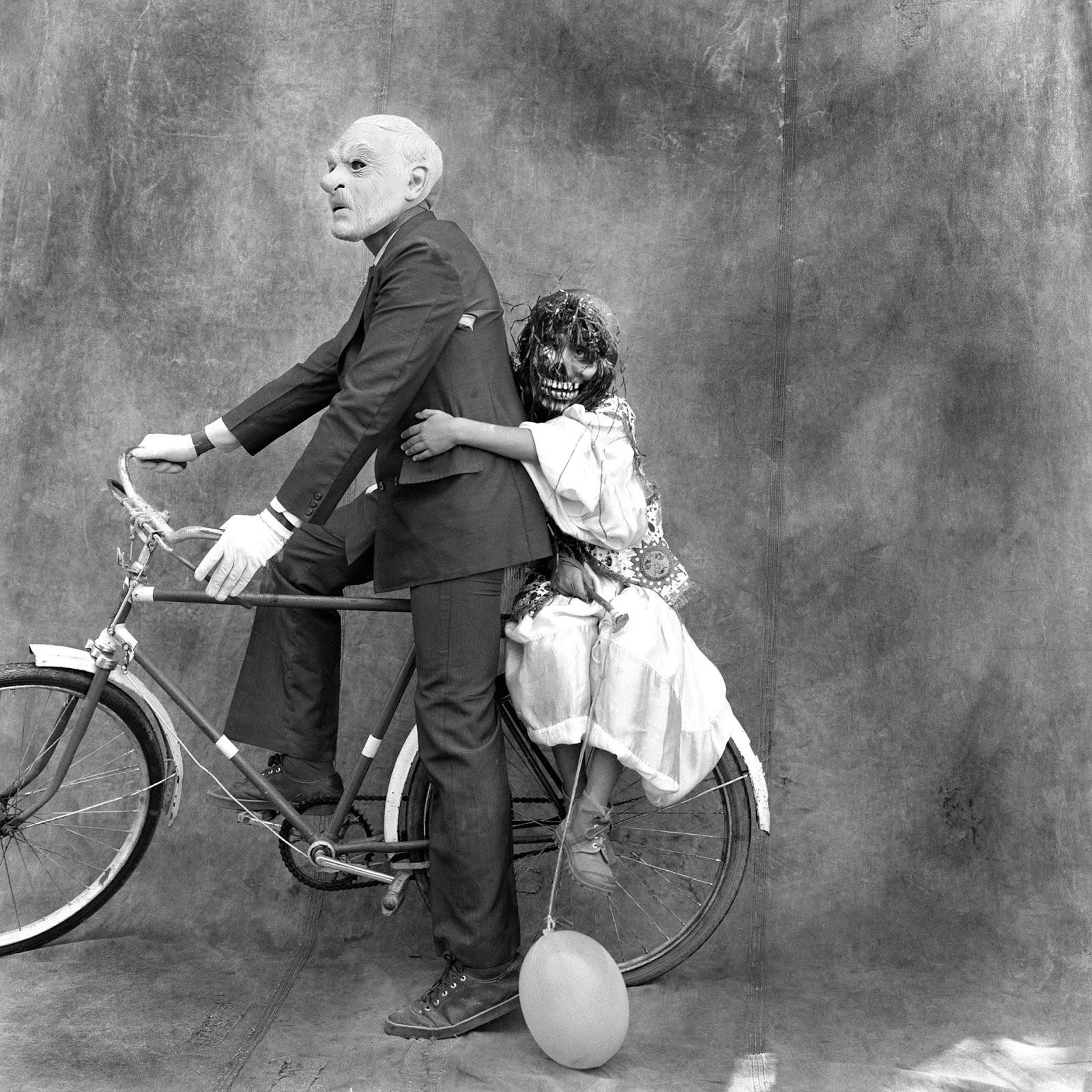 старые смешные фотографии. старые странные снимки. странные фотографии из прошлого. прикольные ретро фото. странные ретро фотографии.